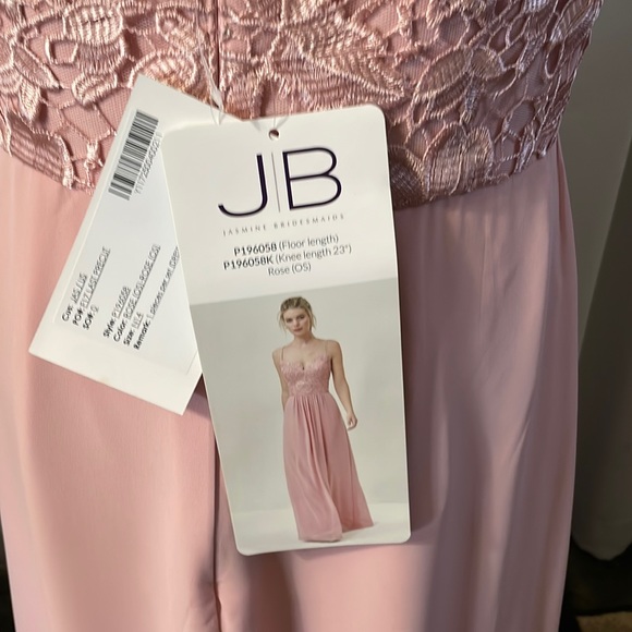 Brand New Formal - Picture 6 of 7